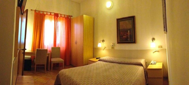Rosy 3*