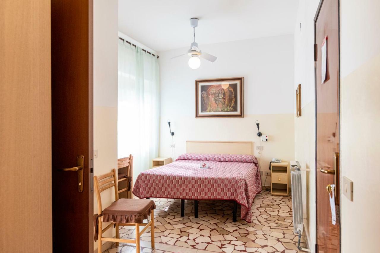 Hotel Rosy 3*
